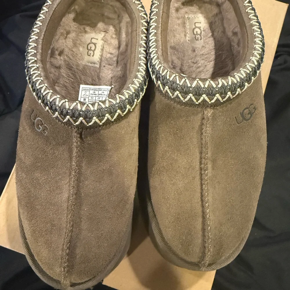 UGG Tan Suede Platform Slippers - Picture 2 of 3